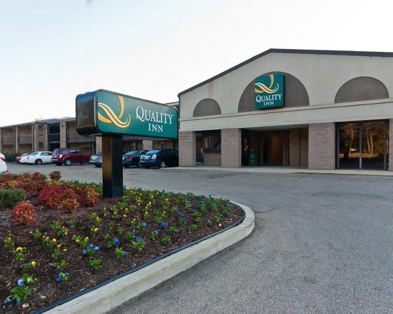 Quality Inn Tupelo Eksteriør billede