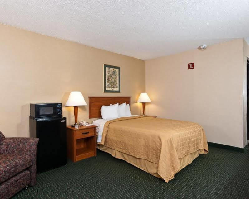 Quality Inn Tupelo Eksteriør billede