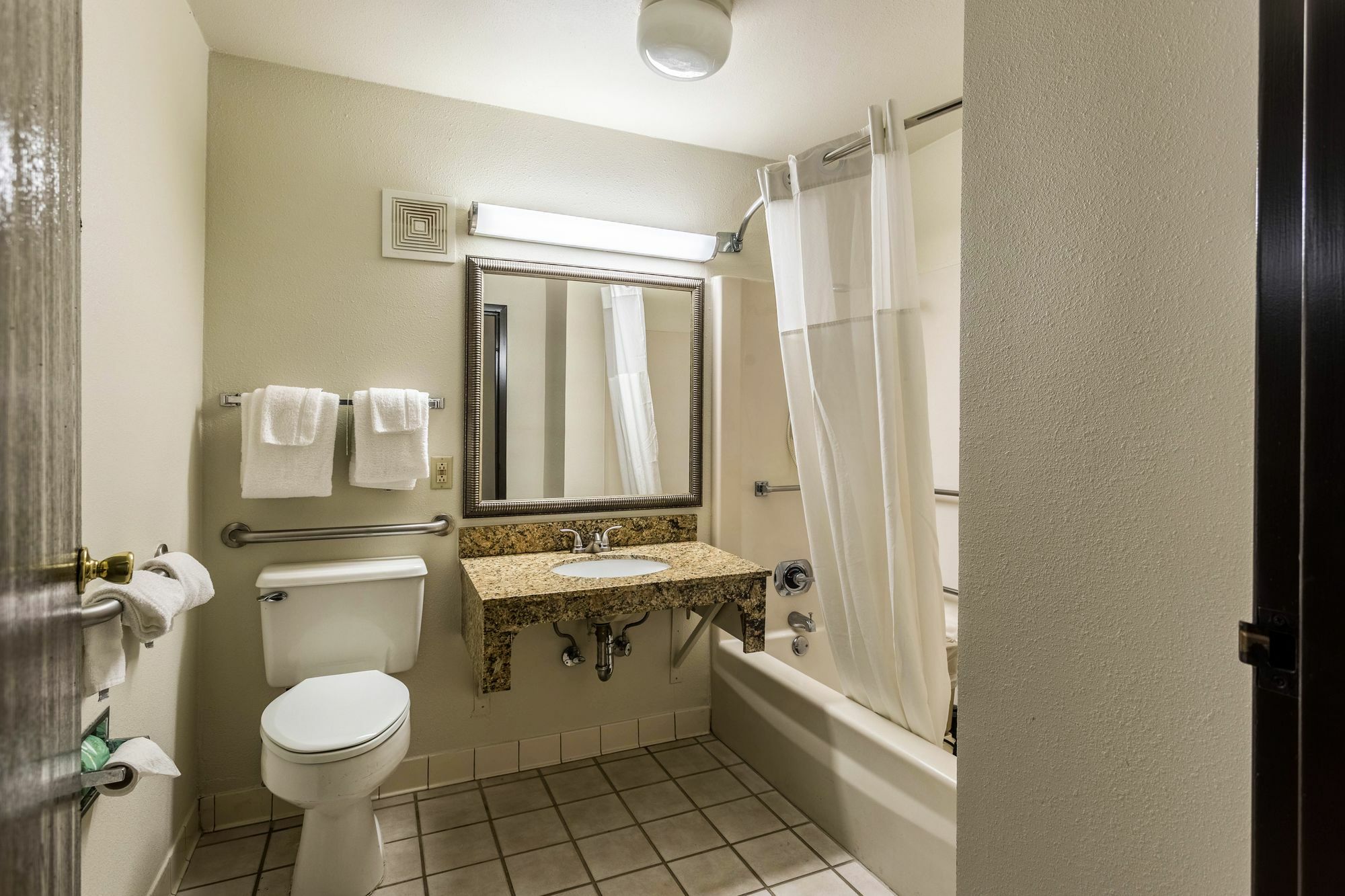 Quality Inn Tupelo Eksteriør billede