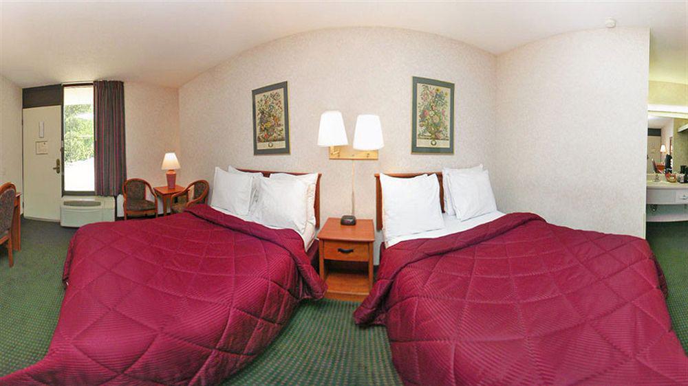 Quality Inn Tupelo Eksteriør billede